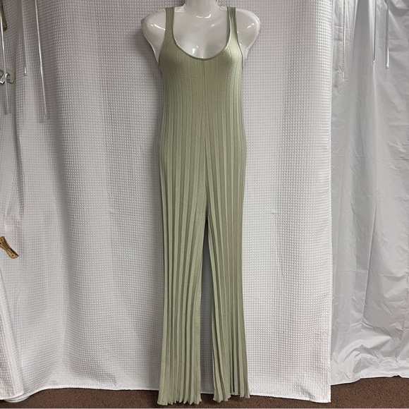 Zara Pants - Zara ladies Green Ribbed Jumpsuit size small (NWT)